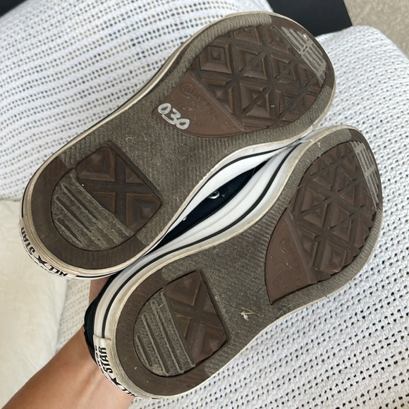 Black low top converse size 7 - Picture 5 of 5